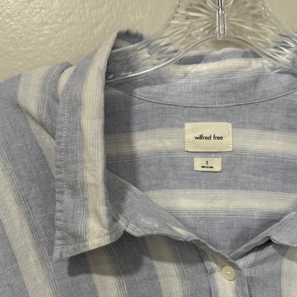 Aritzia - Wilfred Free striped relaxed linen blend button front shirt - Picture 7 of 9